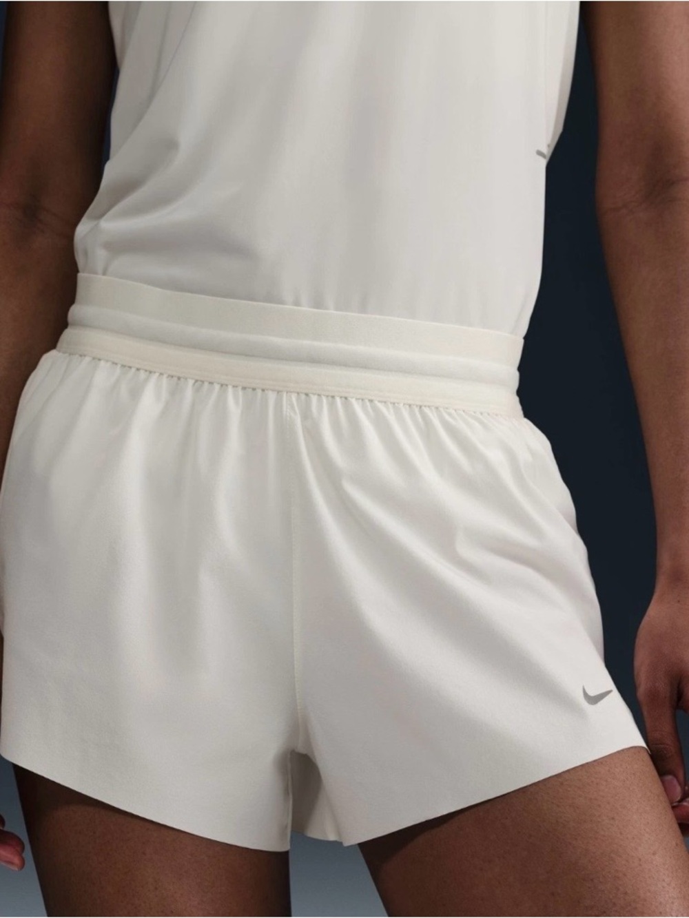 Nike Swift Dri-FIT Mid Rise 2.5" Shorts Women's HQ0638-133 Size XS NWT - Picture 3 of 11